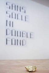 Entrée de l'exposition {{Sans socle ni double-fond,}} 2014
