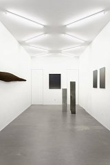 Mur de gauche : œuvre de Caroline Le Méhauté