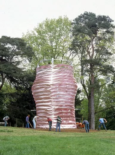 {Ermitage,} 2004 